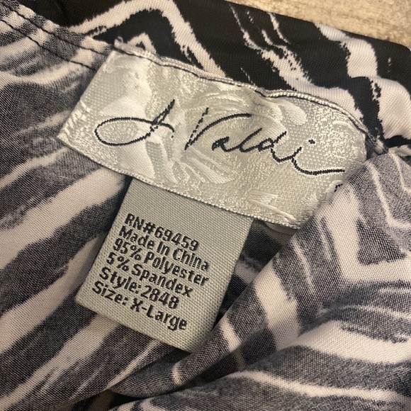 J Valdi black and white maxi dress size XL - Picture 4 of 4